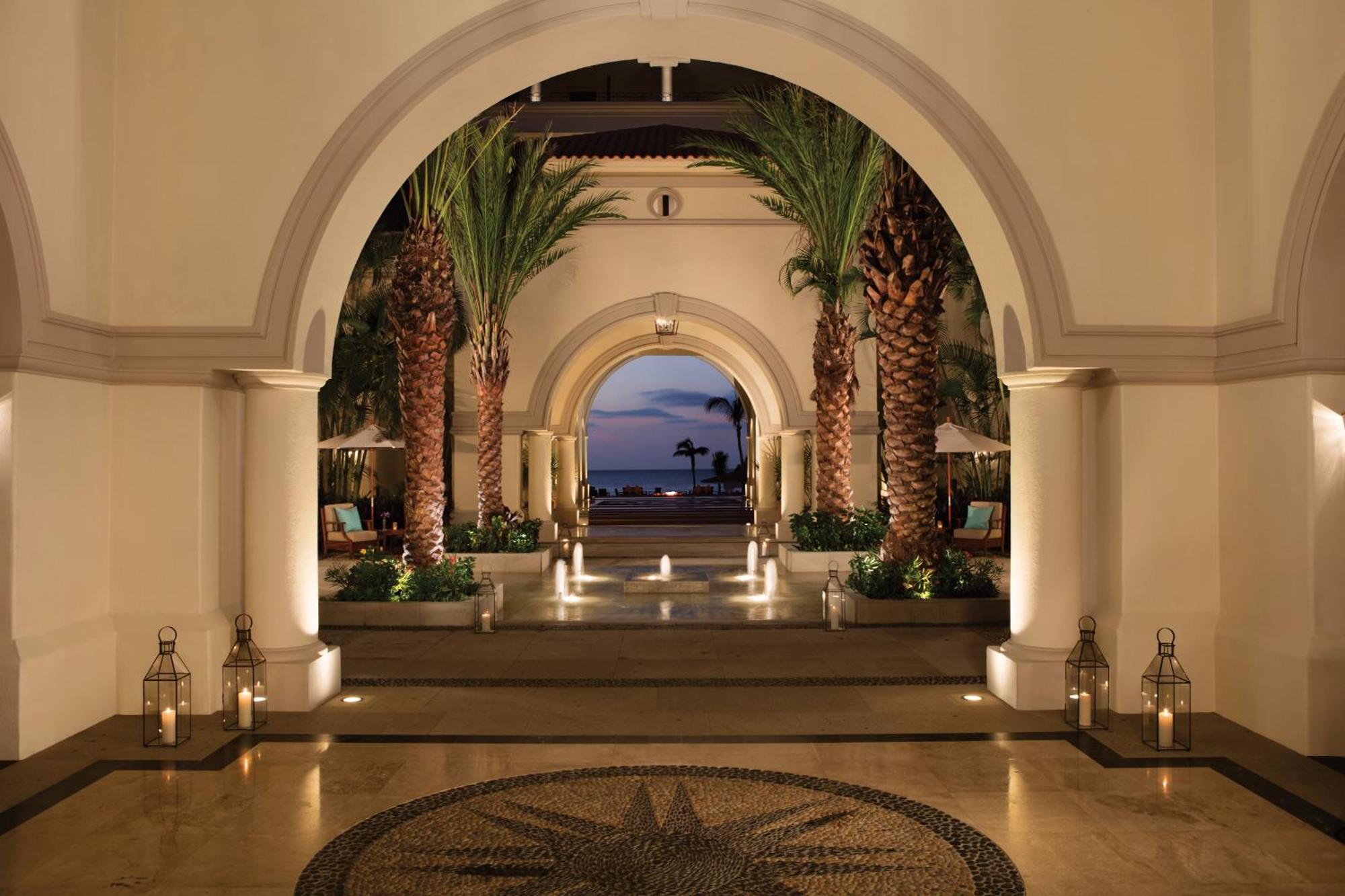 One Bedroom Suite Pool View Swim Out King