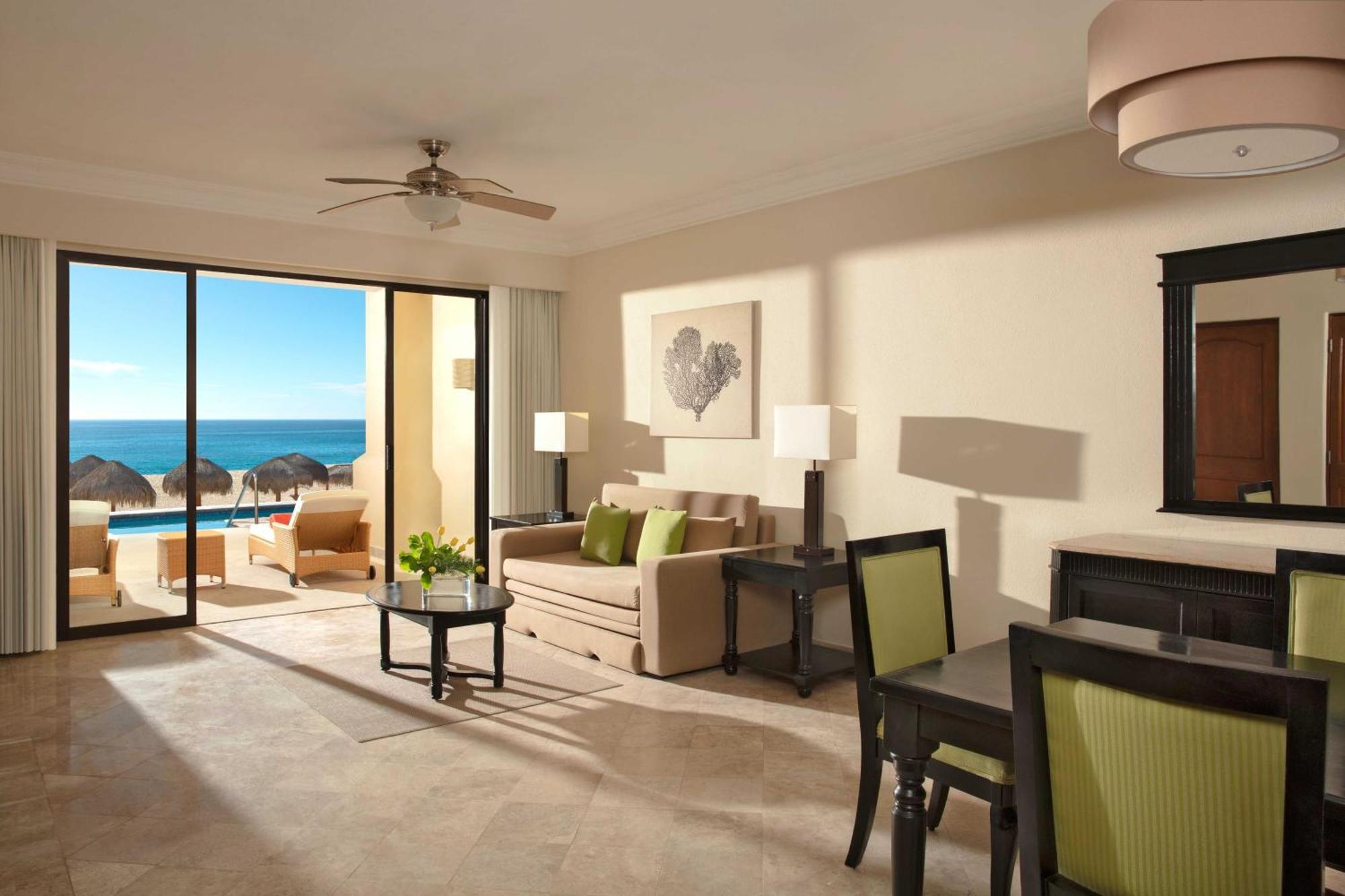 Preferred Club One Bedroom Suite Ocean Front Swim Out King
